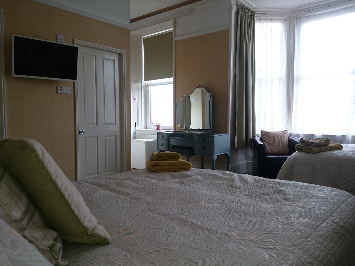 Albert Hotel Peterhead Bagian luar foto